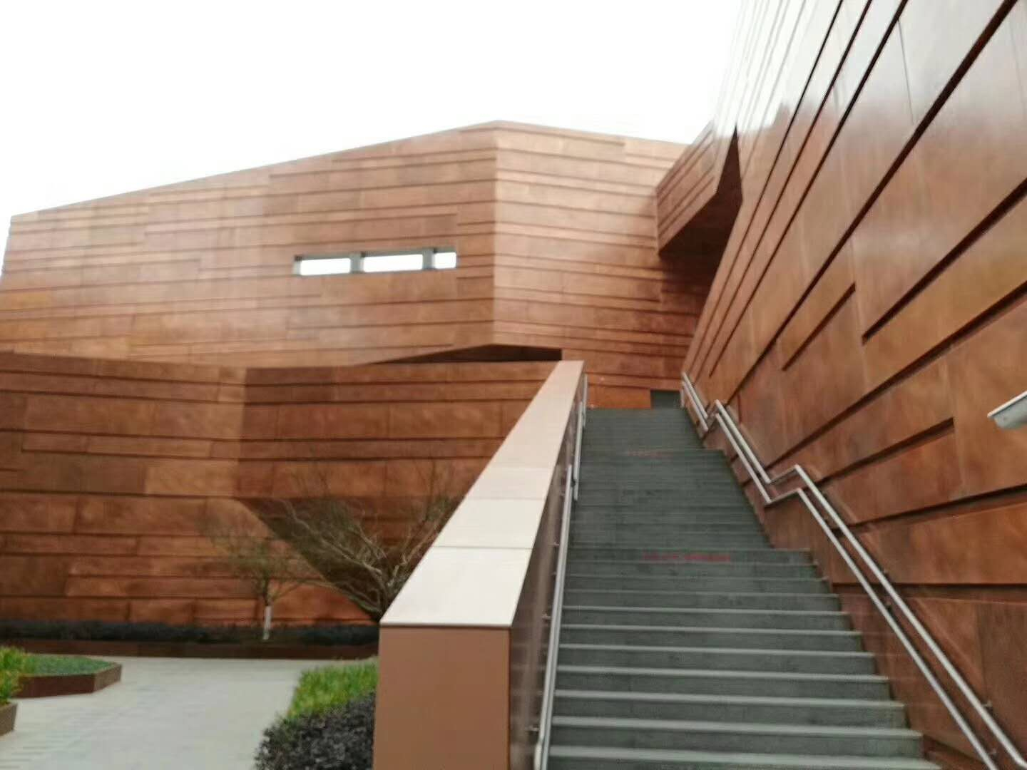 除了老牌業務銅鈷實現量價齊升，兩位“鈷爺”的一體化布局更值得關注